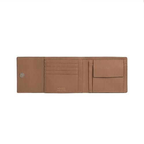 Mia Wallet, Sand