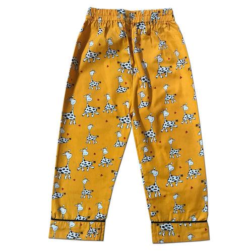 Pajama set in Naughty Giraffe