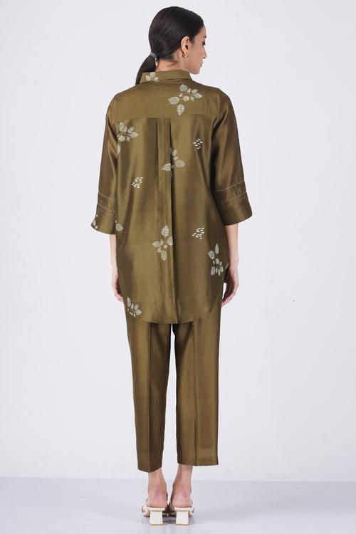 Ivory leaf printed shirt with fish embroidery with straight pant