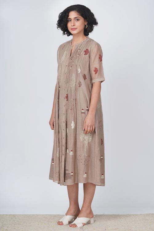 Hakoni print pleated dress in cotton chanderi