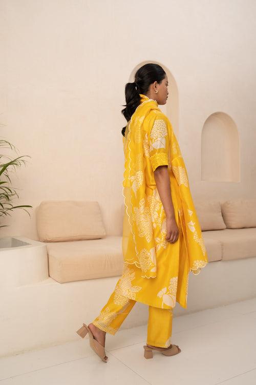 YELLOW FLORAL PRINTED TUNIC WITH SCHIFFLI SLEEVES AND PANT WITH DUPATTA