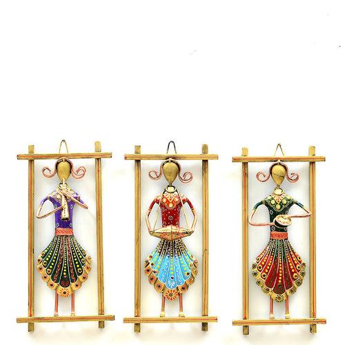 Lady Musician S/3 Iron Wall Frame