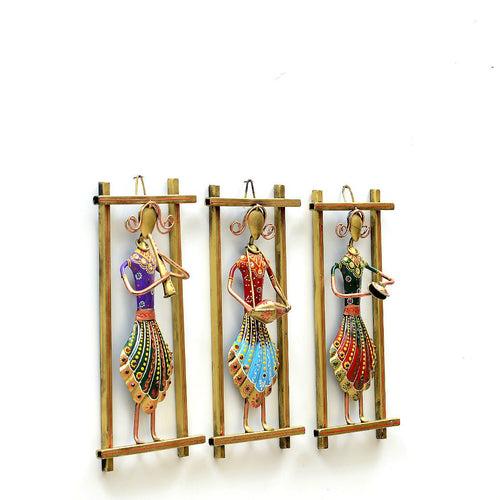 Lady Musician S/3 Iron Wall Frame