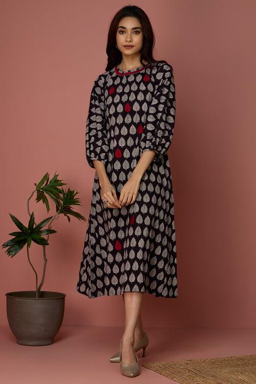 peasant sleeve dress - Ebony & Crimson Foliage