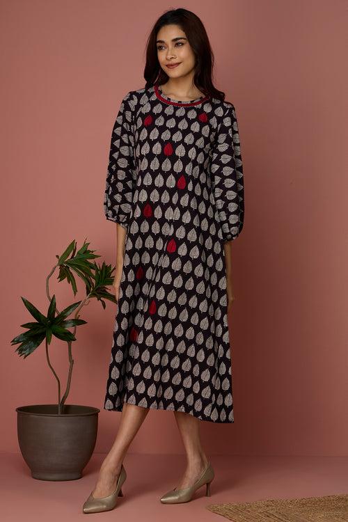 peasant sleeve dress - Ebony & Crimson Foliage