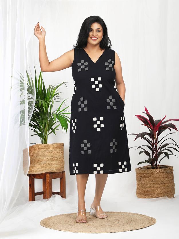 Paridhi Black Cotton Sleeveless Midi Dress