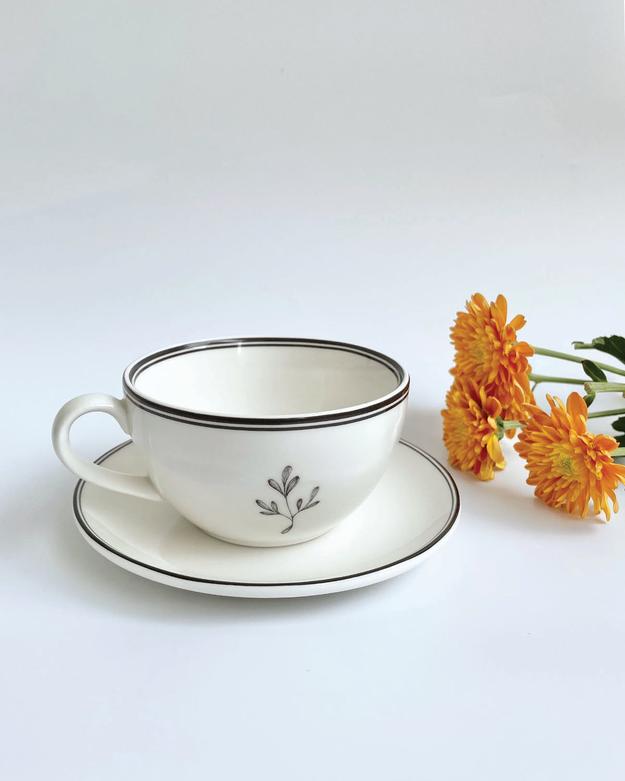 Lily Cappuccino Mug & Saucer (1 Mug & 1 Saucer)