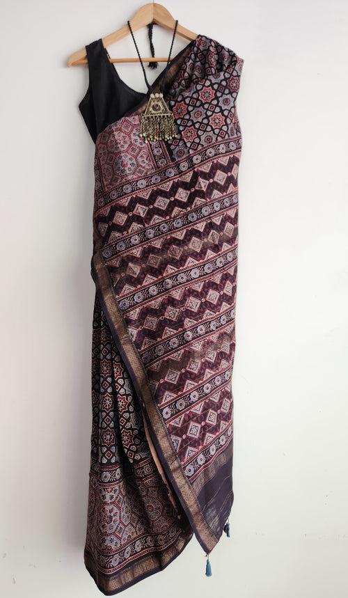 'SIKANDAR BEGUM: Black' Ajrakh on handwoven Maheshwari