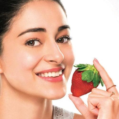 Lakme Blush & Glow Strawberry Gel Face Wash 100g