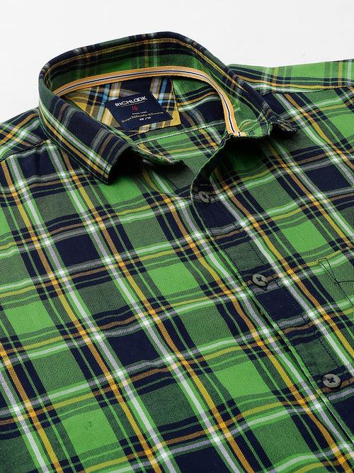 Men Green Standard Fit Checkered Casual Shirt