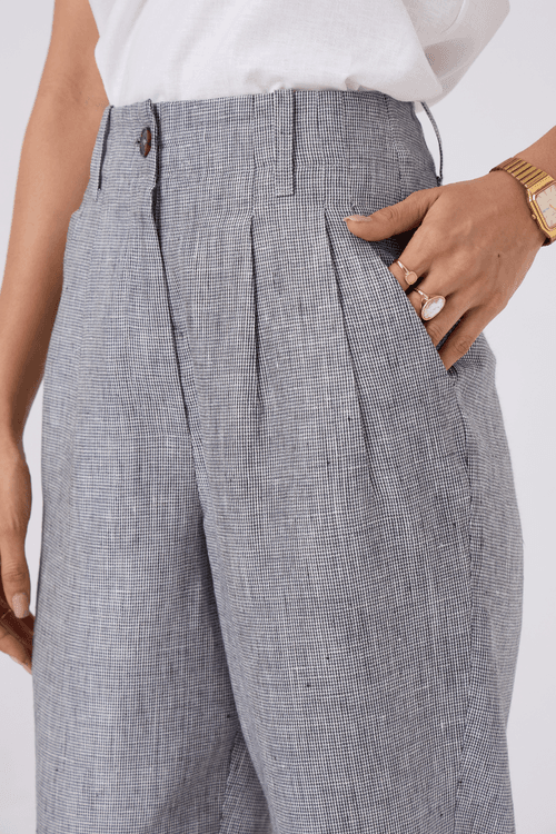 Helk tapered Black & White Houndstooth Linen Pants