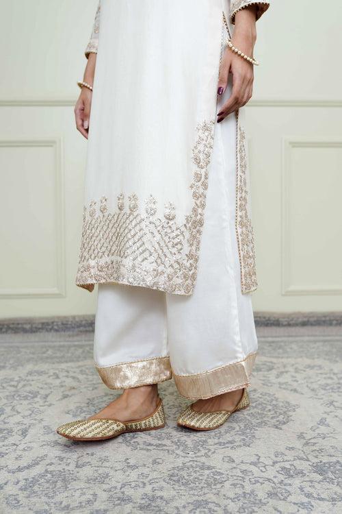 Aarvi- Daisy Ivory Tilla Embroidered Kurta Set