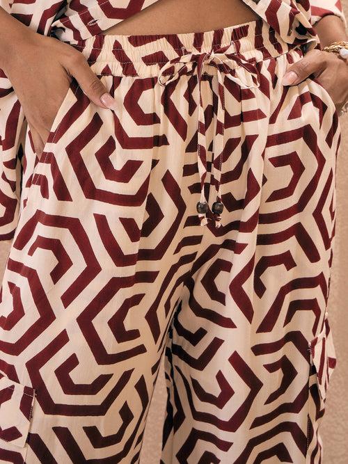 Women Maroon Geometric Shirt With Ruched Hem Pants