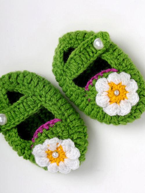 flower design Booties - Green & White