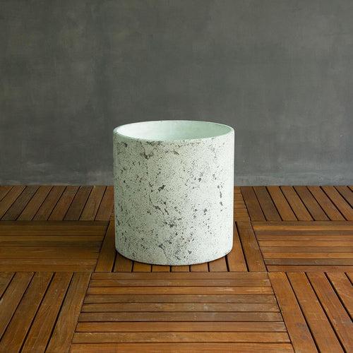 Concrete Cistern Planter Medium l Concrete Marbre Planters Collection