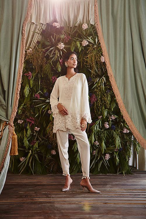 IVORY EMBROIDERED KURTA SET