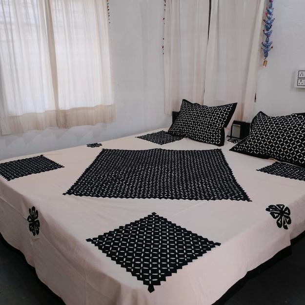 Black Gul Barmer Applique Double Bedspread