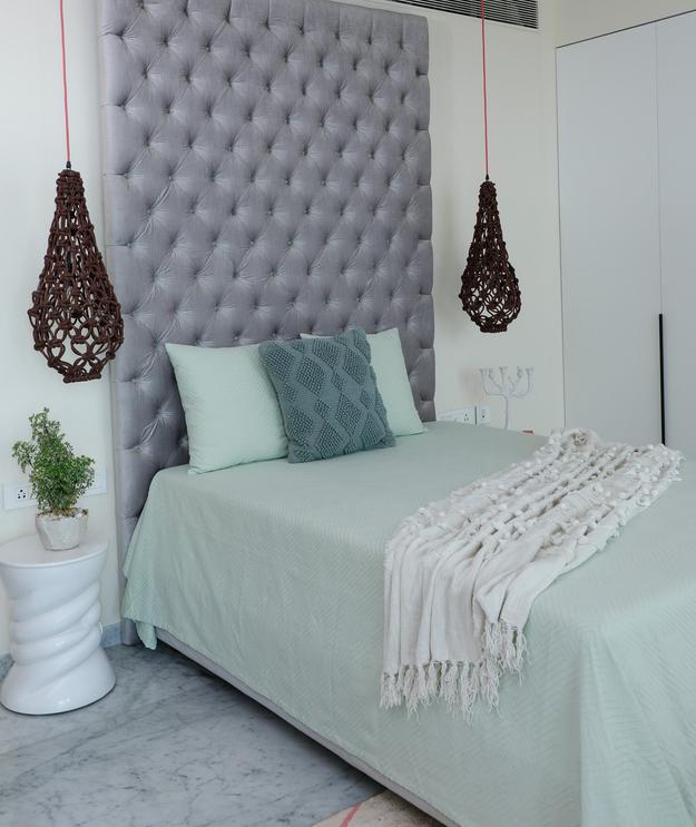 Fray Grid Sea Foam Bedspread Set