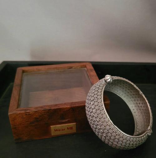 TRIBAL BANGLE (ADJUSTABLE)