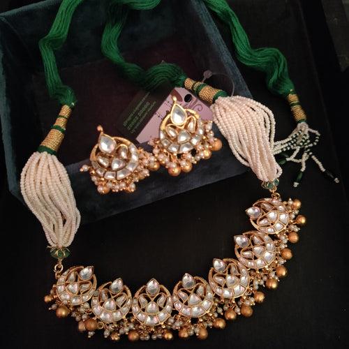 AHEMDAVADI KUNDAN CHOKER WITH EARRINGS