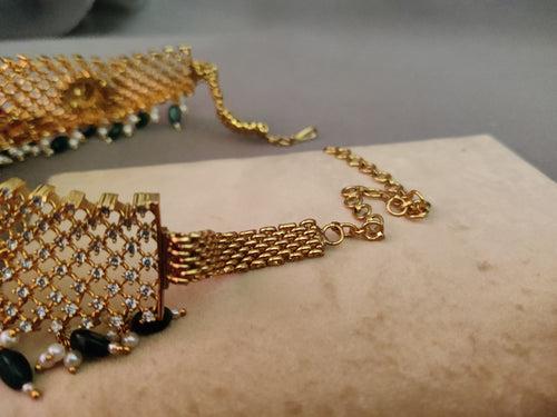 FINEST QUALITY TEMPLE CHOKER WITH EARRINGS