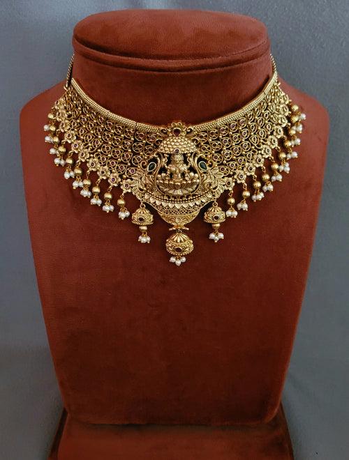 TEMPLE EXCLUSIVE FINEST QUALITY CHOKER WITH EARRINGS