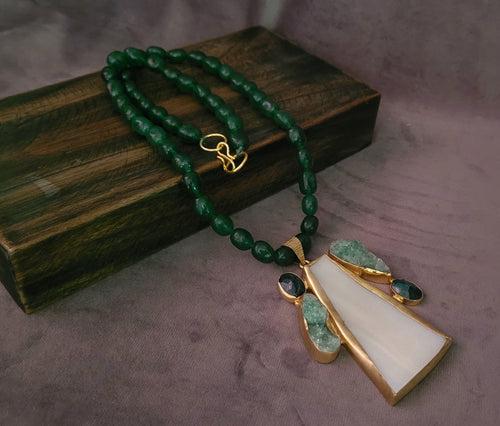 WEAR ME EXCLUSIVE SEMI PRECIOUS STONE PENDANT WITH STRING