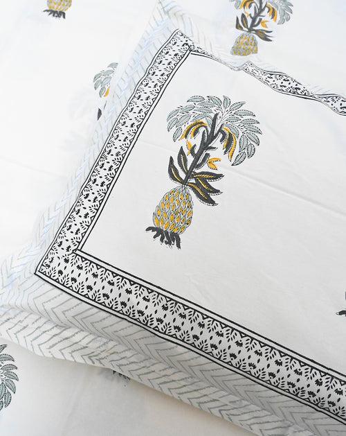Anaanaas Cotton Double Bedsheet