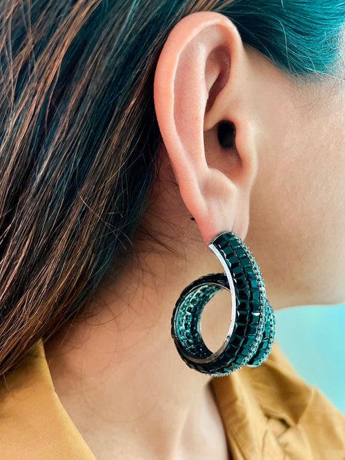 Spiral Black Wave Earring