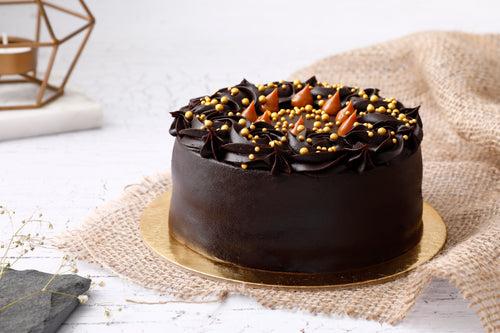 Chocolate and Salted Caramel Cake (Eggless)