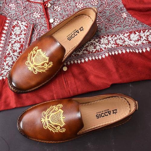 Kolapuri Centre Ethnic Men's Tan embroidery jutti Shoe