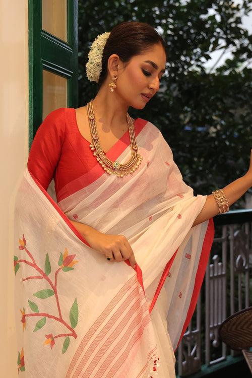 Shiuli - Laal Par Saree