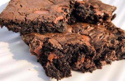 Whole-Wheat & Jaggery Belgian Chocolate Brownies