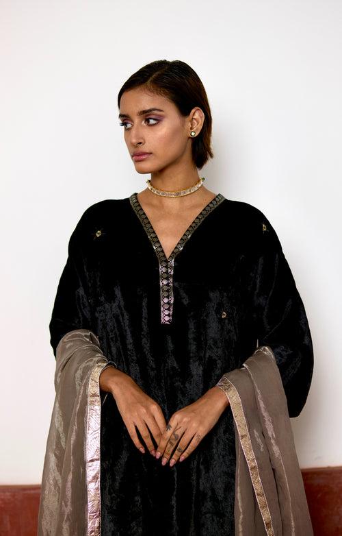 Kaftan in Black Velvet with Silver Tissue Pant