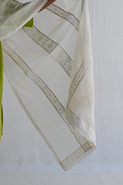 Dupatta in Ivory Lace & Chanderi