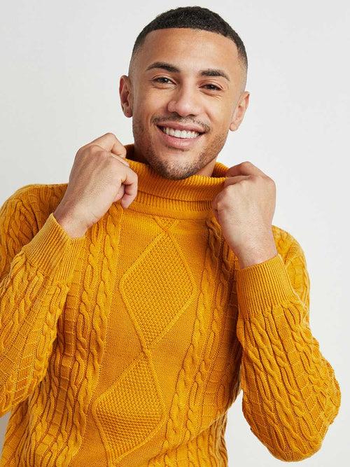 Relaxed Cable-Knit Pullover Sweater
