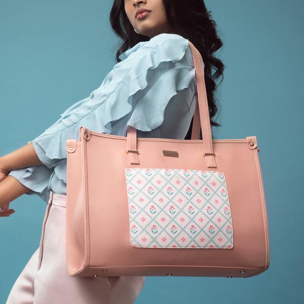 Coral Blossom Box Tote bag