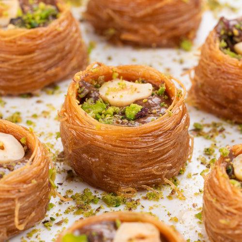 Assorted Baklava with pistachio- 600gms (Regalia gift box)