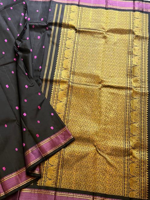 Black annam chakram butta - kanjipuram silk