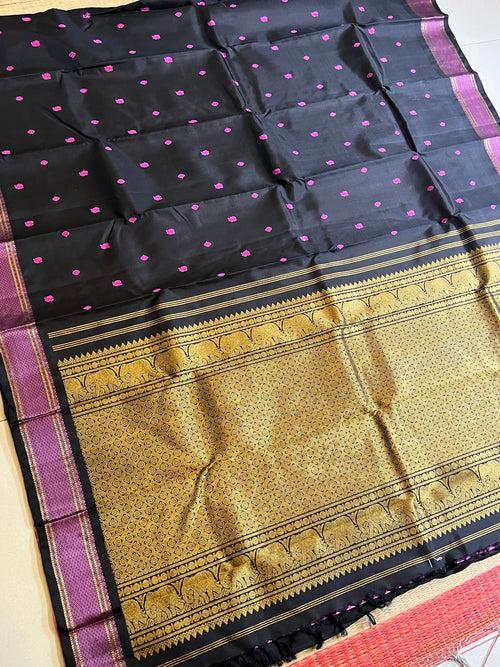 Black annam chakram butta - kanjipuram silk