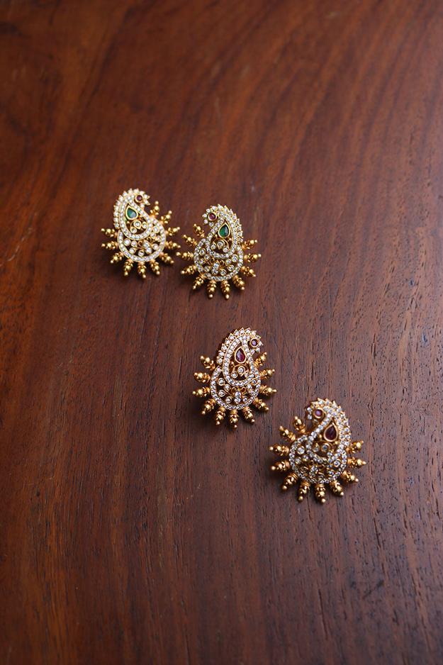 Kairi AD Chaand Studs