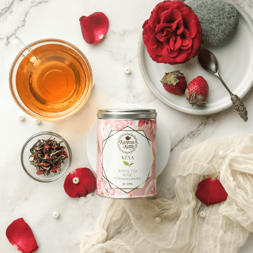 Silver tips white tea with rose and strawberries