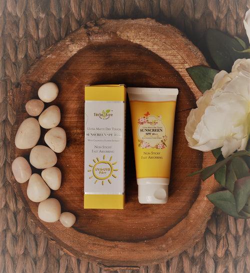 ULTRA MATTE DRY TOUCH SUNSCREEN SPF 40++ with Calendula flower extract