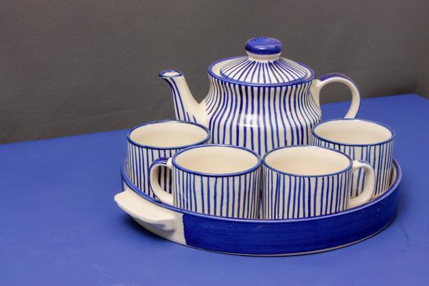 White and blue colored ta kettle set