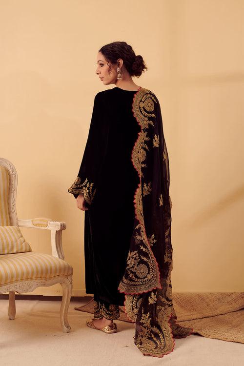 Naveli Black Zari Embroidered Kurta with Organza dupatta