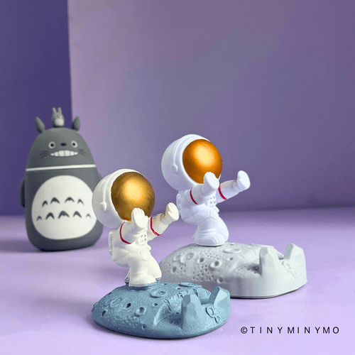 Astronaut Mobile Holder - Hand Support