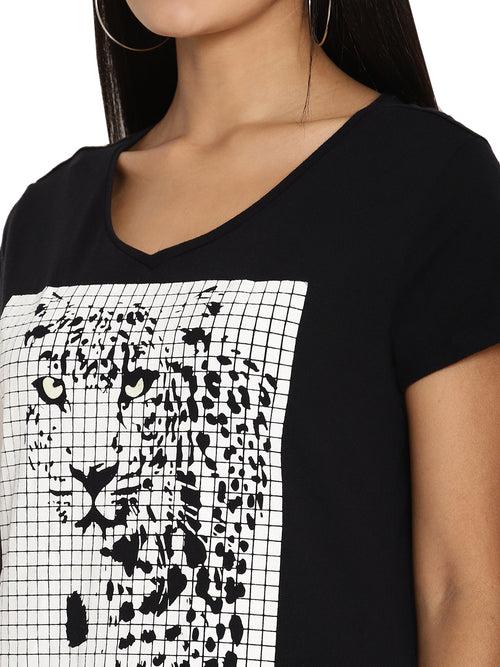 Wolfpack Leopard Graphic Checkered Black Women T-Shirt