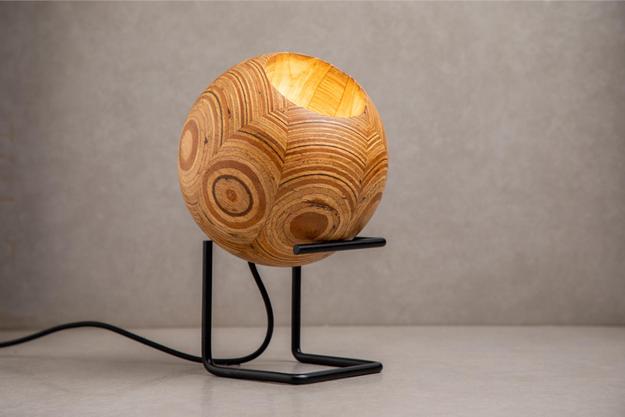 Round Table Lamp with Stand