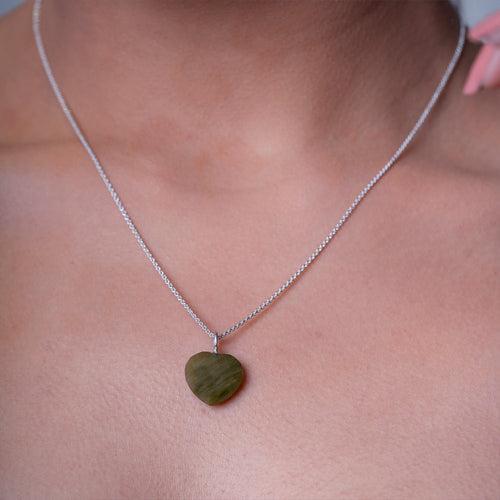 OMVAI : "HEART" Healing Pendant : Green Zed