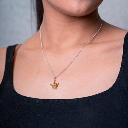 OMVAI : "I Love You" in Sign Language Pendant : Gold-Plating